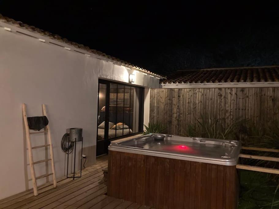 Les Cabines Sainte-Marie-de-Re Exterior photo